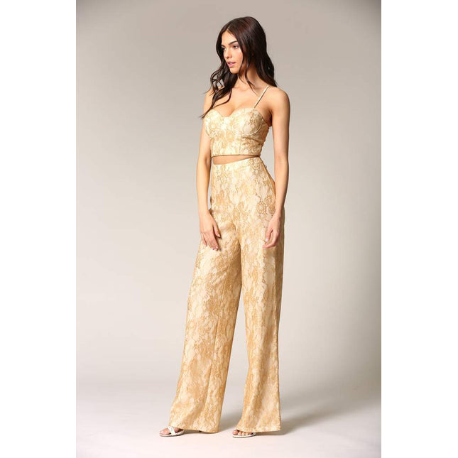 Caeli - A two-piece gold lace set featuring built-in underwire and bra